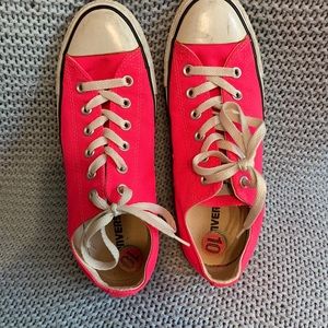 Chuck Taylor All Star Classic low top sneakers